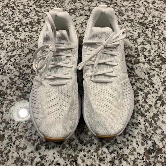 Adidas Swift Run Men's Size 9 - Picture 3 of 6